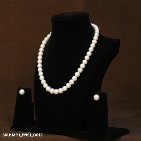 One Line Pearl Necklace