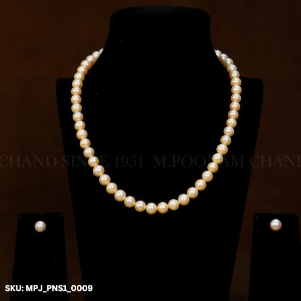 One Line Pearl Necklace