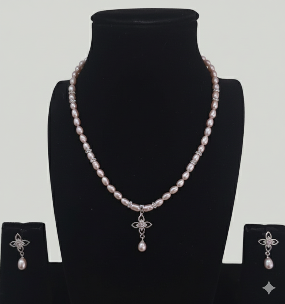 One Line Pearl Necklace